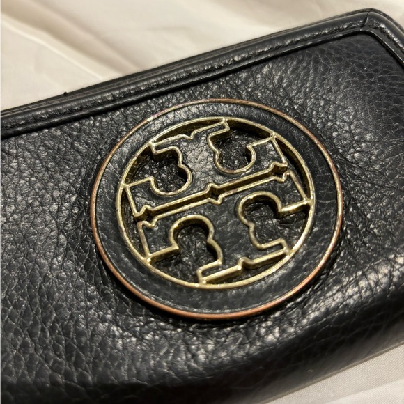 ✨Tory Burch Amanda Wristlet - Picture 3 of 8
